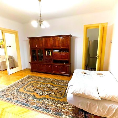 Ultracentral Apartment 4 Rooms - Old City Center -120 Square Meters - Bukarest Exterior foto